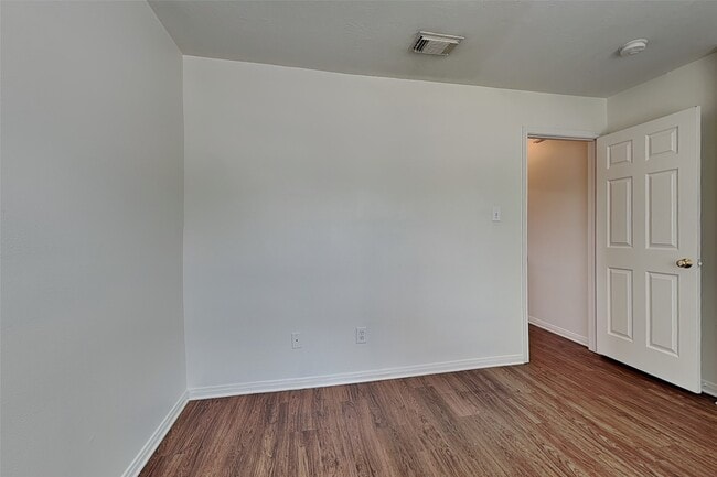 Building Photo - 5211 Sherilynn Dr