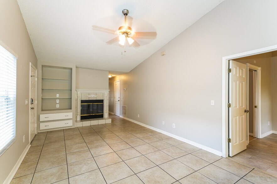 Building Photo - 4313 Longshore Dr