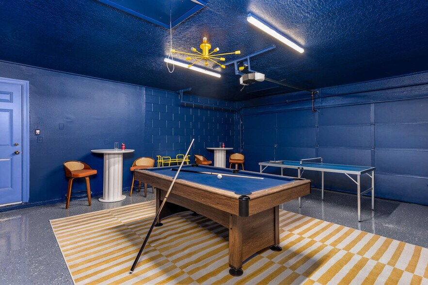 Building Photo - 1842 Del Robles Dr