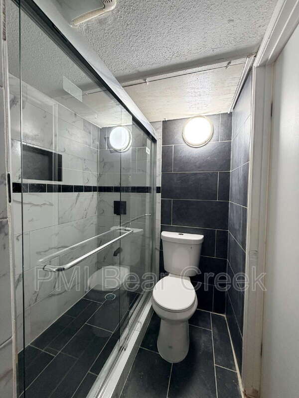 Building Photo - 9550 Deering Dr