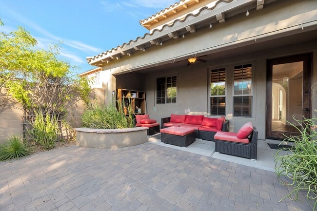Building Photo - Highly Upgraded SPACIOUS home in desirable Aviano in Desert Ridge!