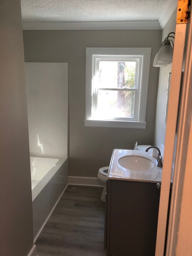 Building Photo - 1403 Kentucky Ave