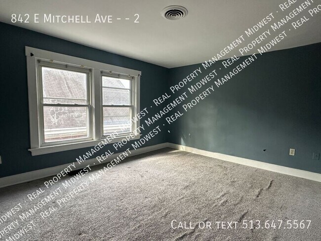 Building Photo - 842 E Mitchell Ave
