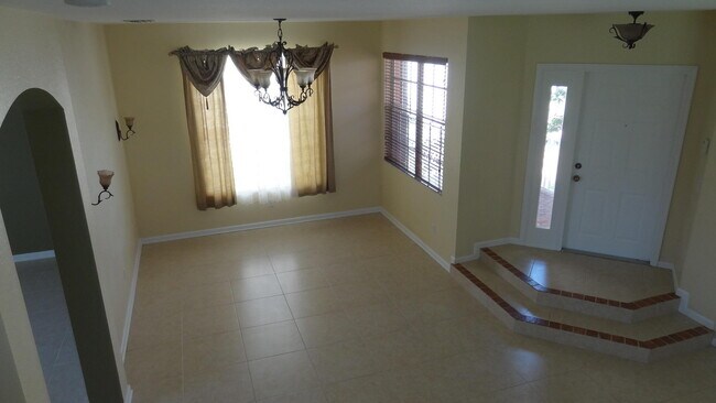 Building Photo - 5404 Sunseeker Blvd