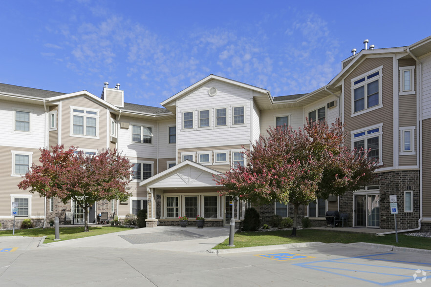 Main Community Photo - Courtyard at Highpointe