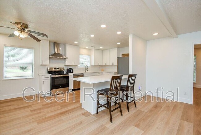 Building Photo - 4947 Cheena Dr