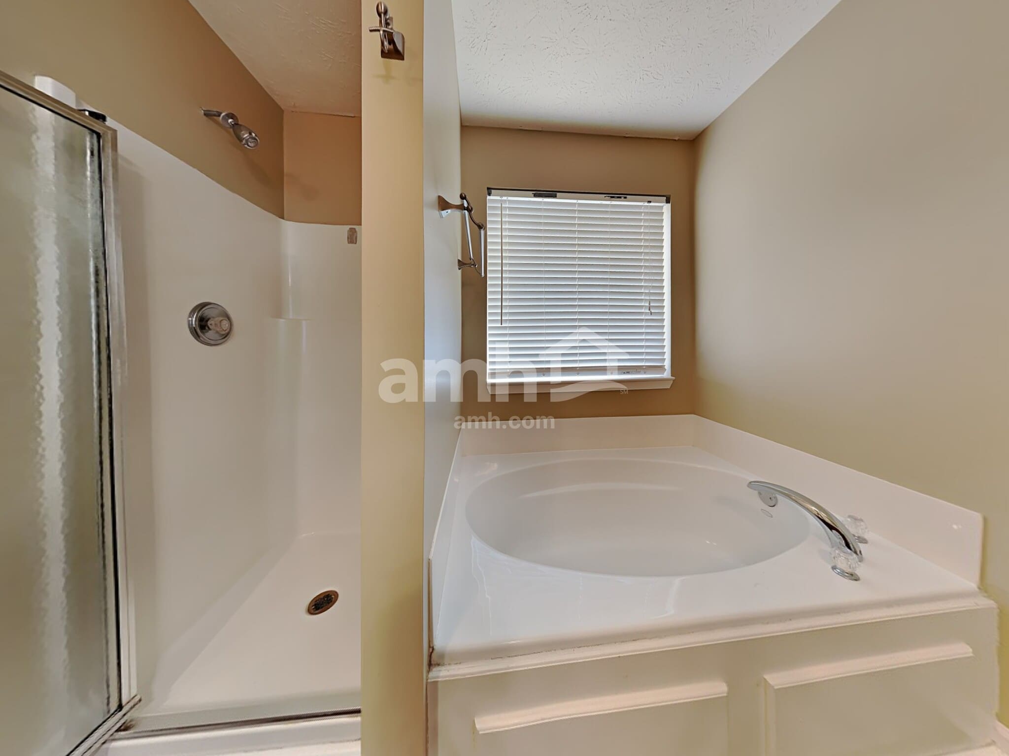 Building Photo - 1351 Blue Ridge Ln