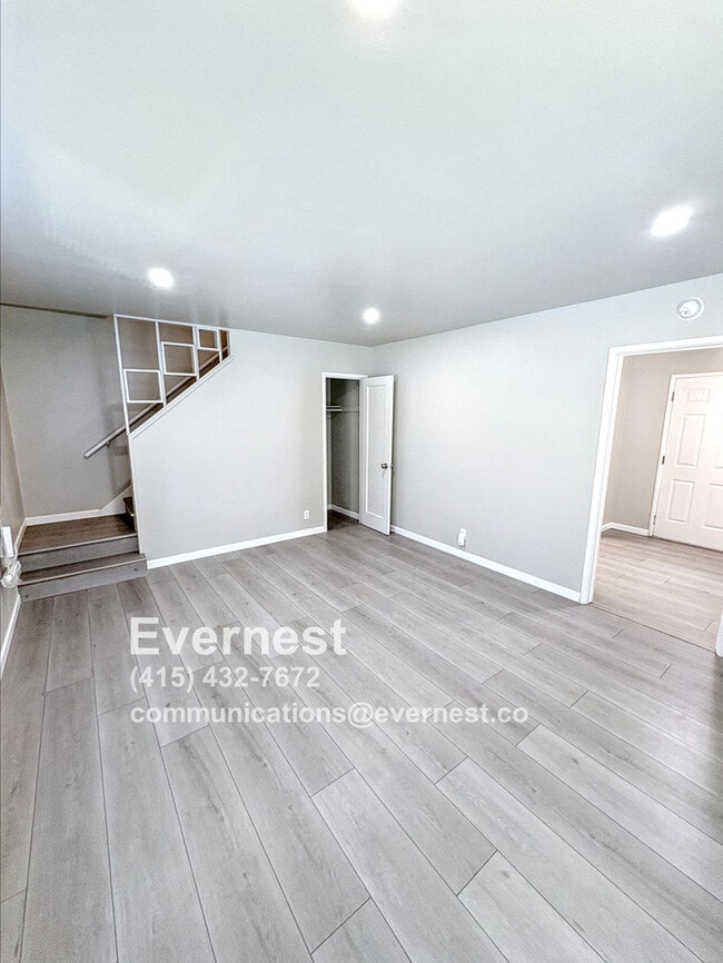 Building Photo - Charming 2-Bedroom, 1-Bathroom House in a ...