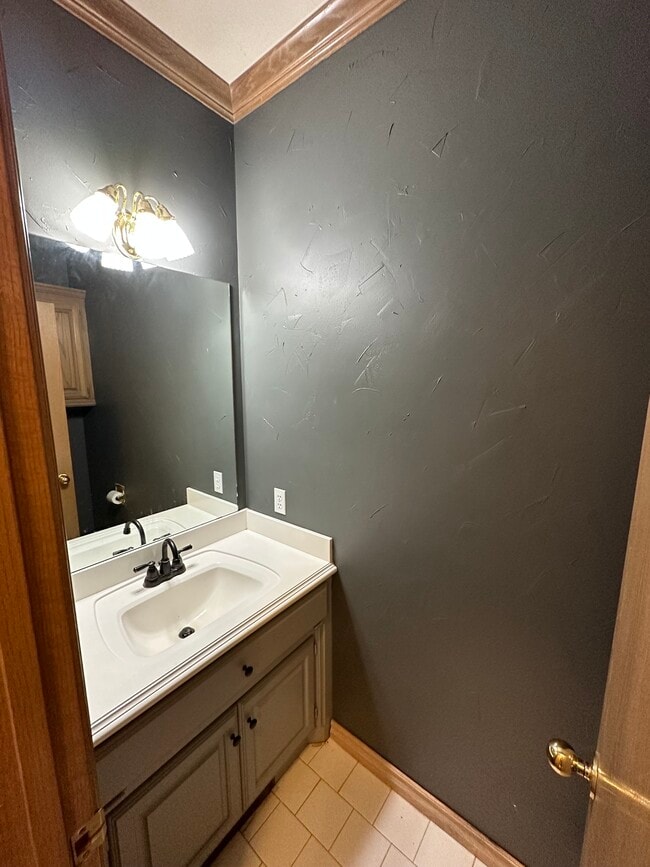 Building Photo - 6308 N Bryant Ct