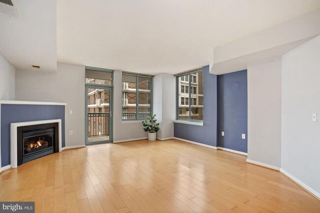 Building Photo - 851 N Glebe Rd