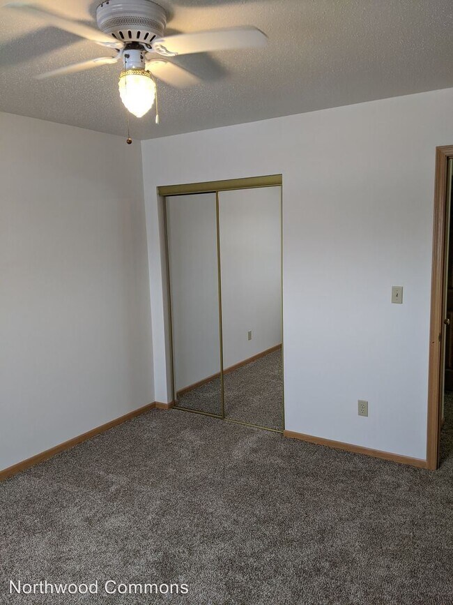 Building Photo - 1350 N Broadway Dr