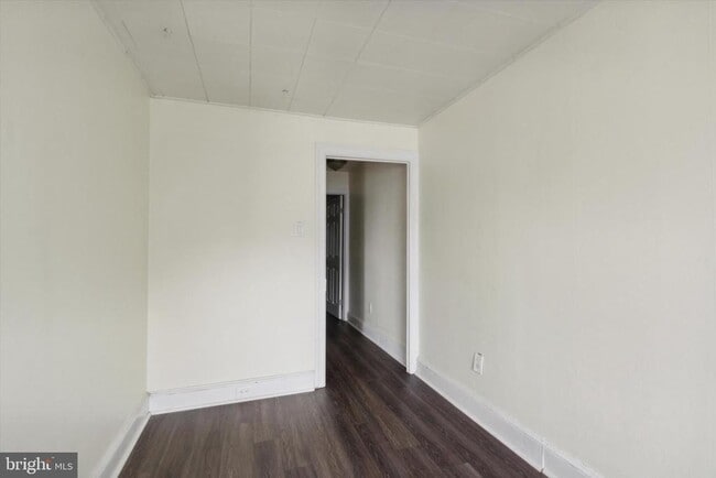 Building Photo - 448 Krams Ave