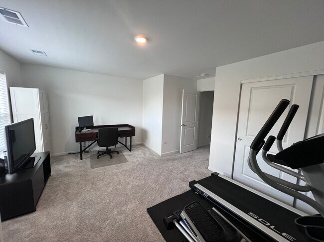 Building Photo - 25701 W Yorkshire Dr