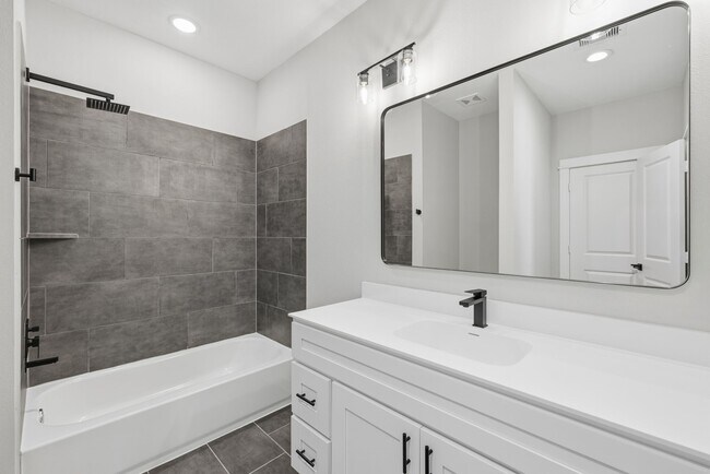 Building Photo - 412 Stonework Garden Ln