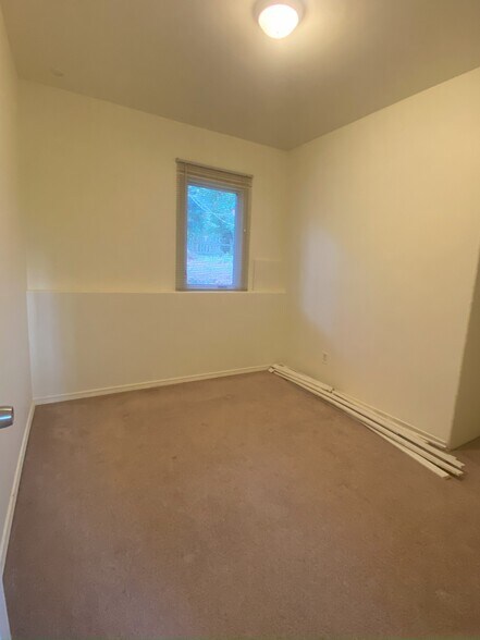 Building Photo - 11425 Juanita Dr NE