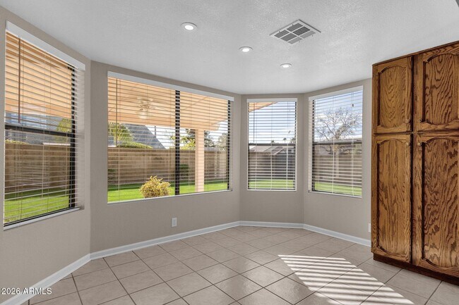 Building Photo - 4307 E Karen Dr