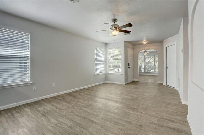 Building Photo - 15215 Parrish Ln