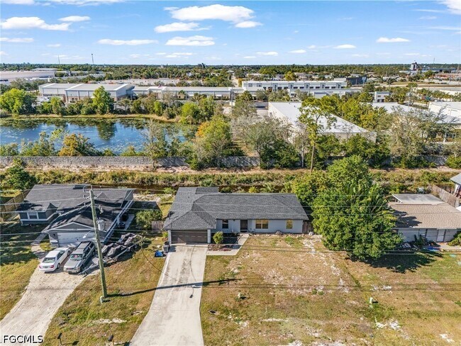 Building Photo - 17176 Phlox Dr