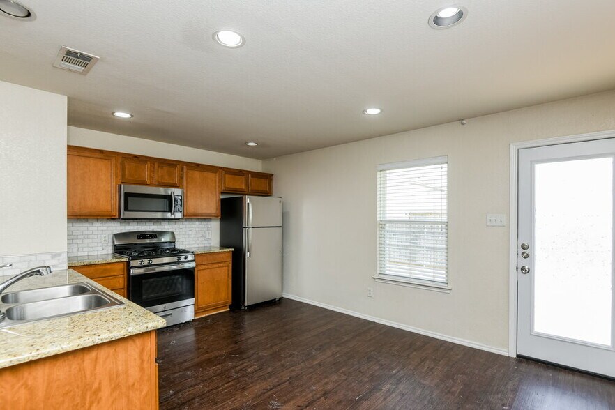 Building Photo - 6708 Friendsway Dr