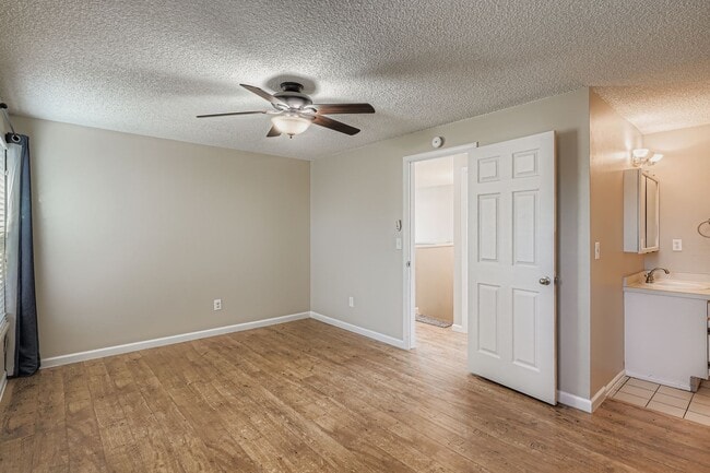 Building Photo - 8099 Miller Cir