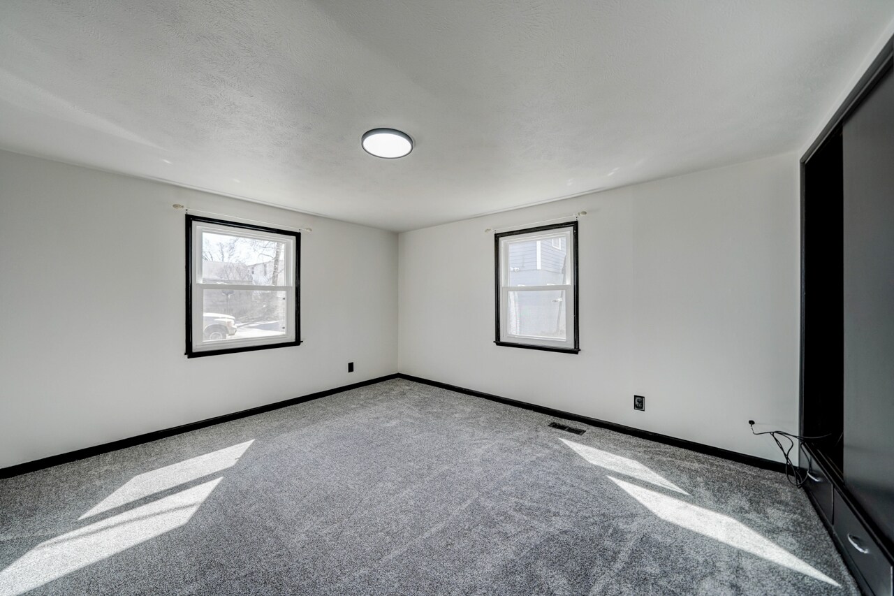 Building Photo - 4808 Hillside St