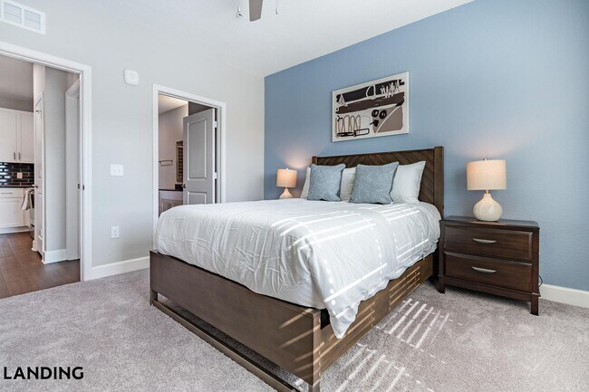 Building Photo - 918 Aventine Dr