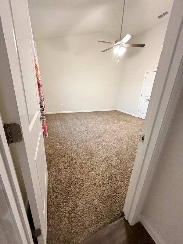 Building Photo - 565 Lindisfarne Ln