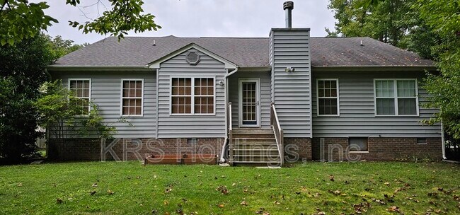 Building Photo - 215 Bayberry Ln