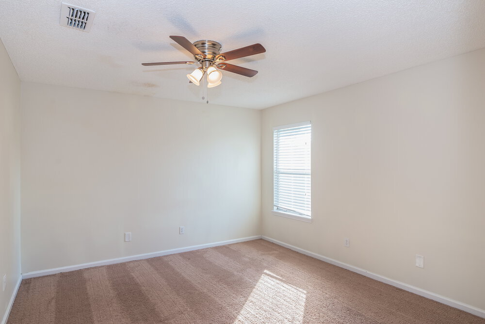 Building Photo - 3388 Volley Dr