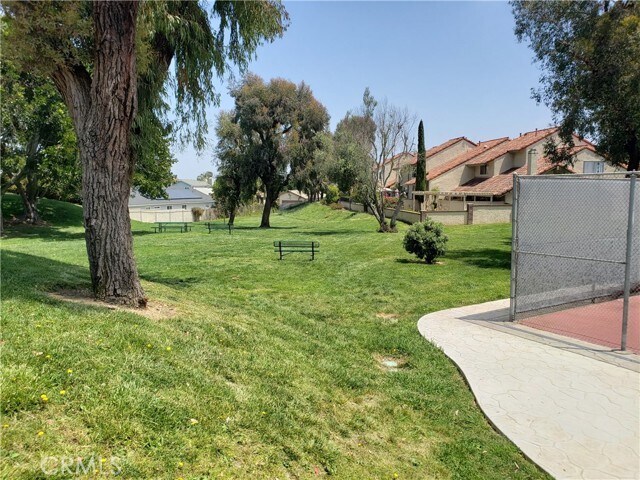 Building Photo - 608 Amber Dr