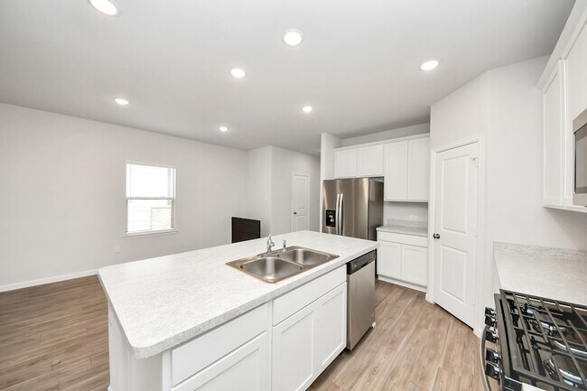 Building Photo - 16489 Moss Ln