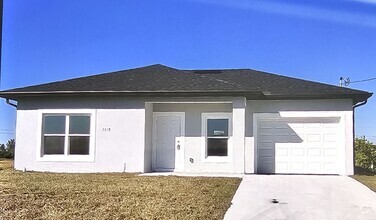 Building Photo - Move in READY 2 bedroom