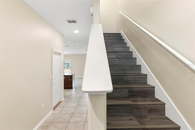 Building Photo - 16948 Storyline Dr