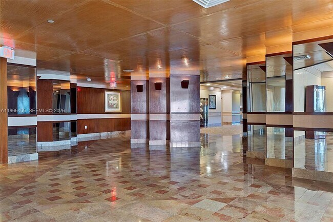 Building Photo - 16445 Collins Ave