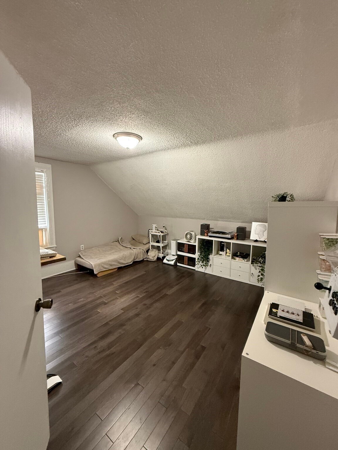 Building Photo - 86 Oak St