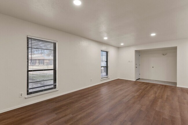 Building Photo - For Rent Newly Remodeled 3 Bed / 2 Bath Home