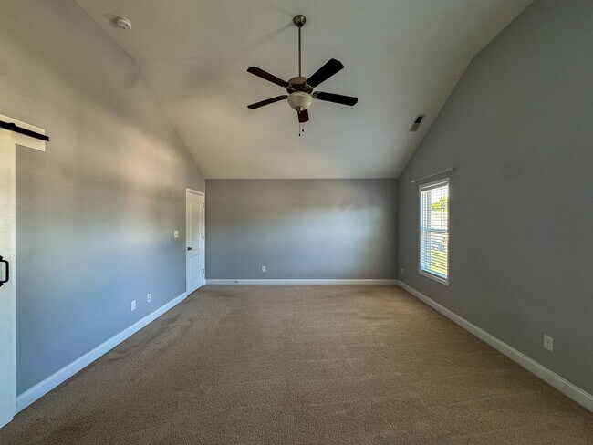 Building Photo - Stunning 4 Bed 2.5 Bath Home in Lexington Plantation