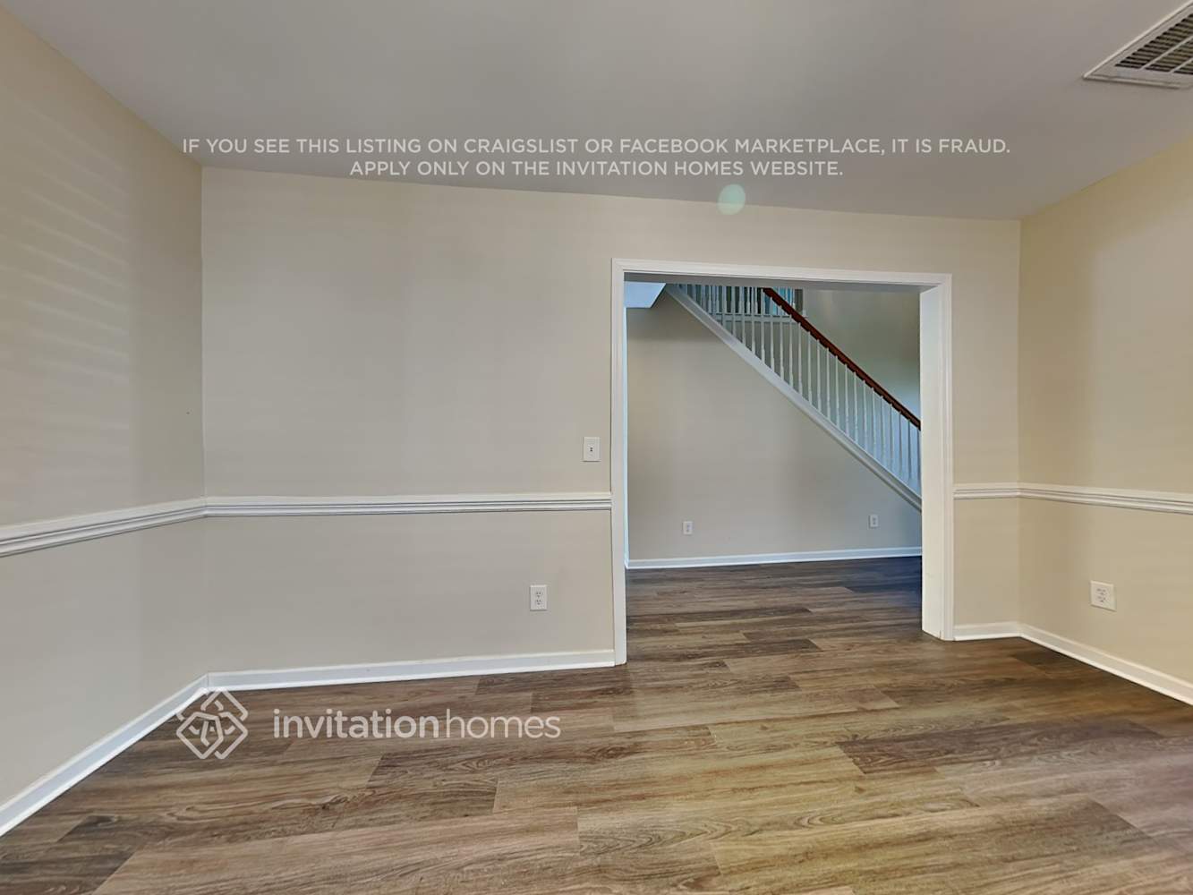 Building Photo - 8422 Oak Dr