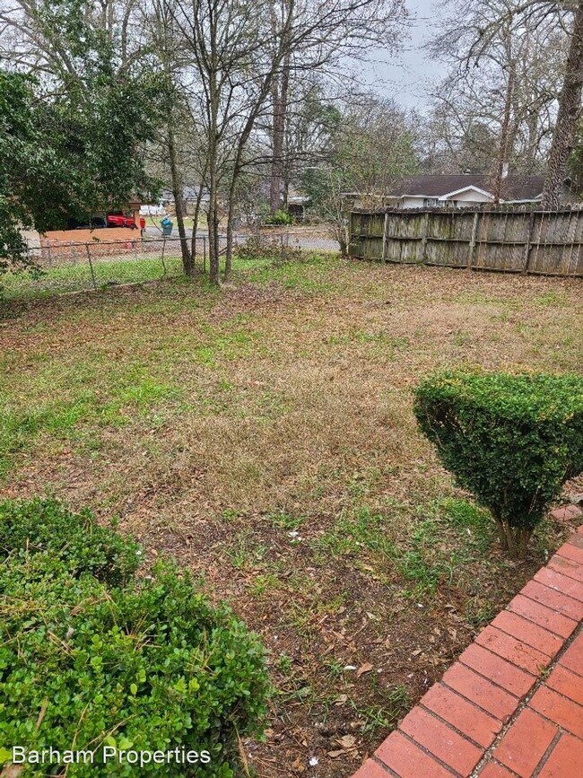 Building Photo - 3 br, 2 bath House - 417 Esther Blvd