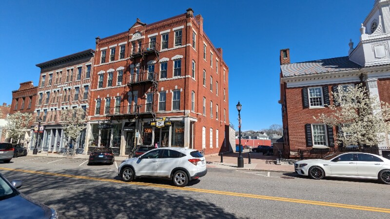 Building Photo - 32 W Main St