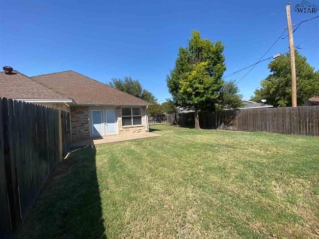 Building Photo - 3803 Stonegate Dr