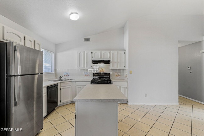 Building Photo - 12496 Sombra Fuerte Dr