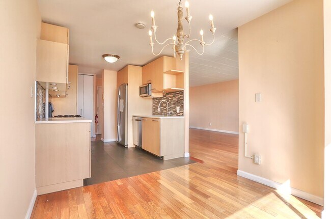 Building Photo - 9060 PALISADE Ave