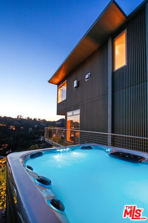 Building Photo - 9416 Beverlycrest Dr