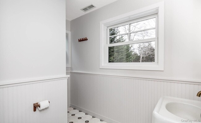 Building Photo - 9 Helens Ln