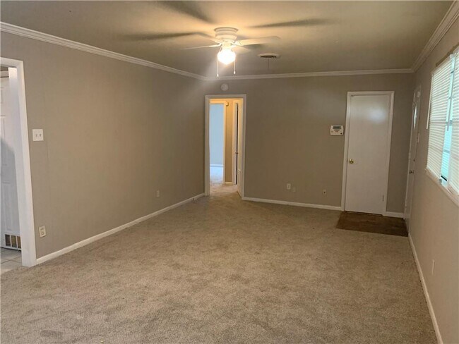 Building Photo - 3062 Pickell Dr