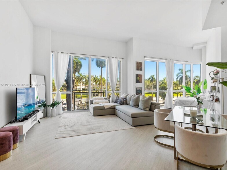 Building Photo - 253 NE 2nd St