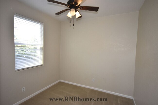 Building Photo - 268 Phoenix Cir