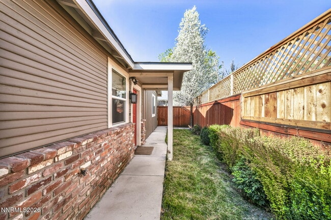 Building Photo - 58 Caliente St