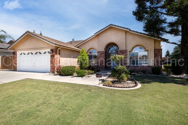 Building Photo - 3 Bedroom + Office, 2 Bath Home with Solar...